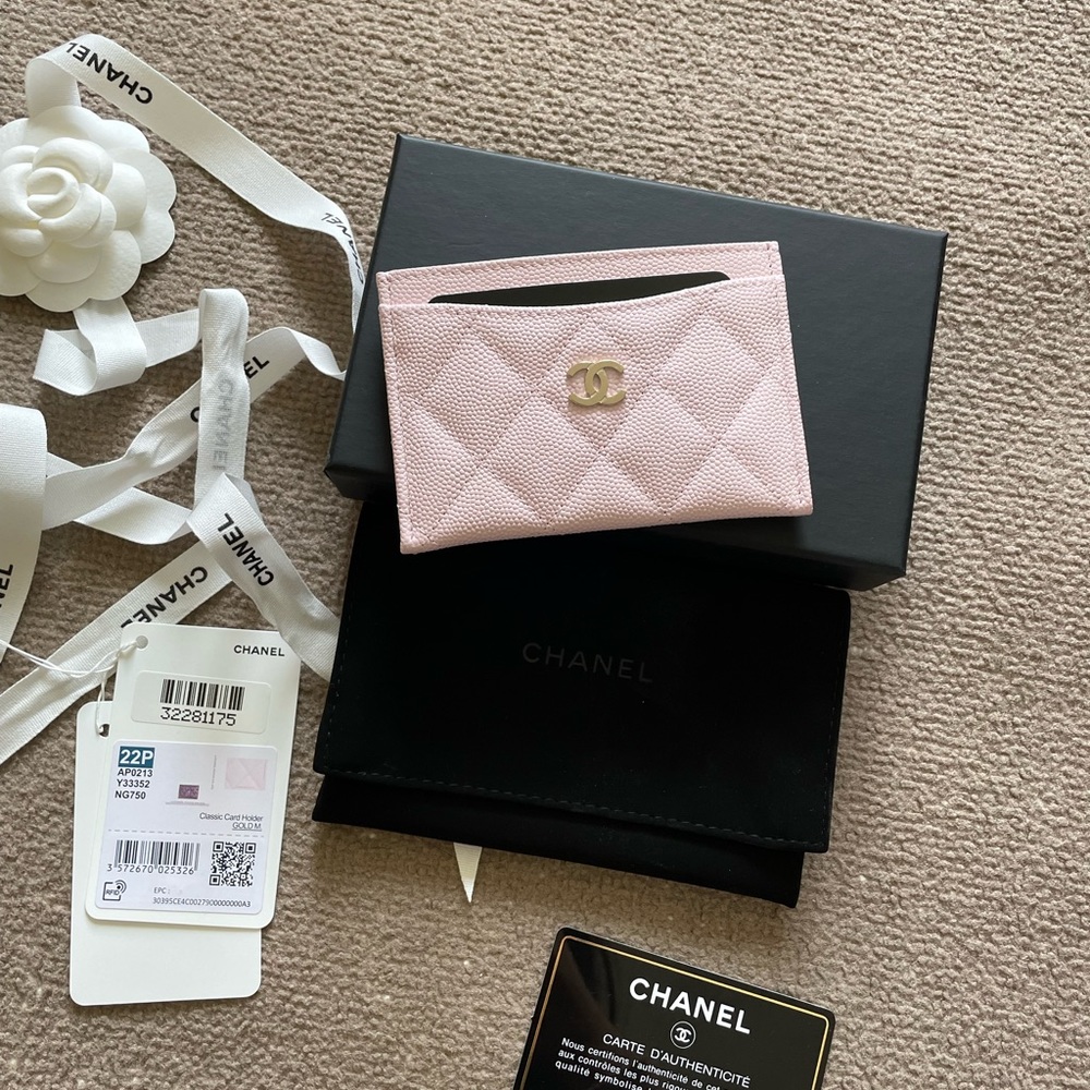 Chanel classic caviar quilted & gold tone medal card holder light pink